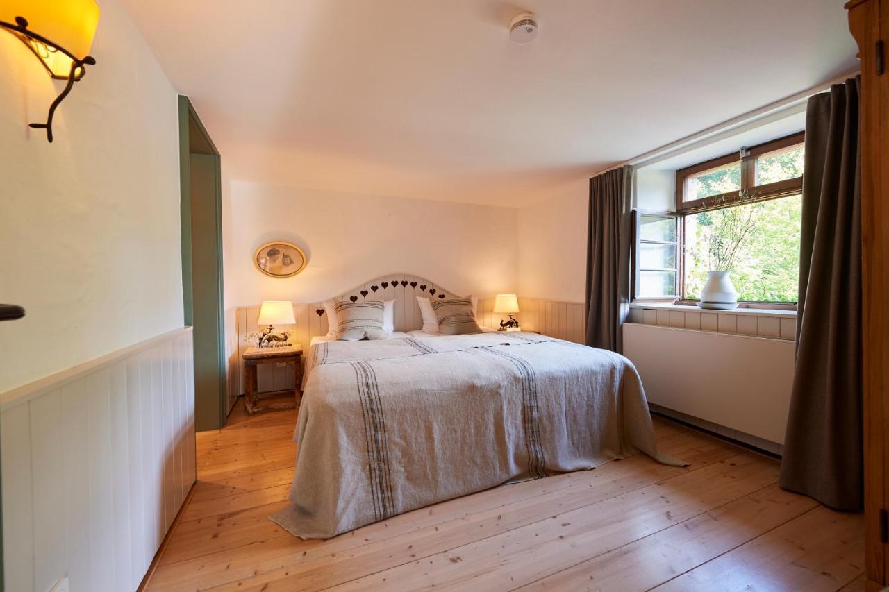 Münstertal Hotel & Restaurant Linde מראה חיצוני תמונה